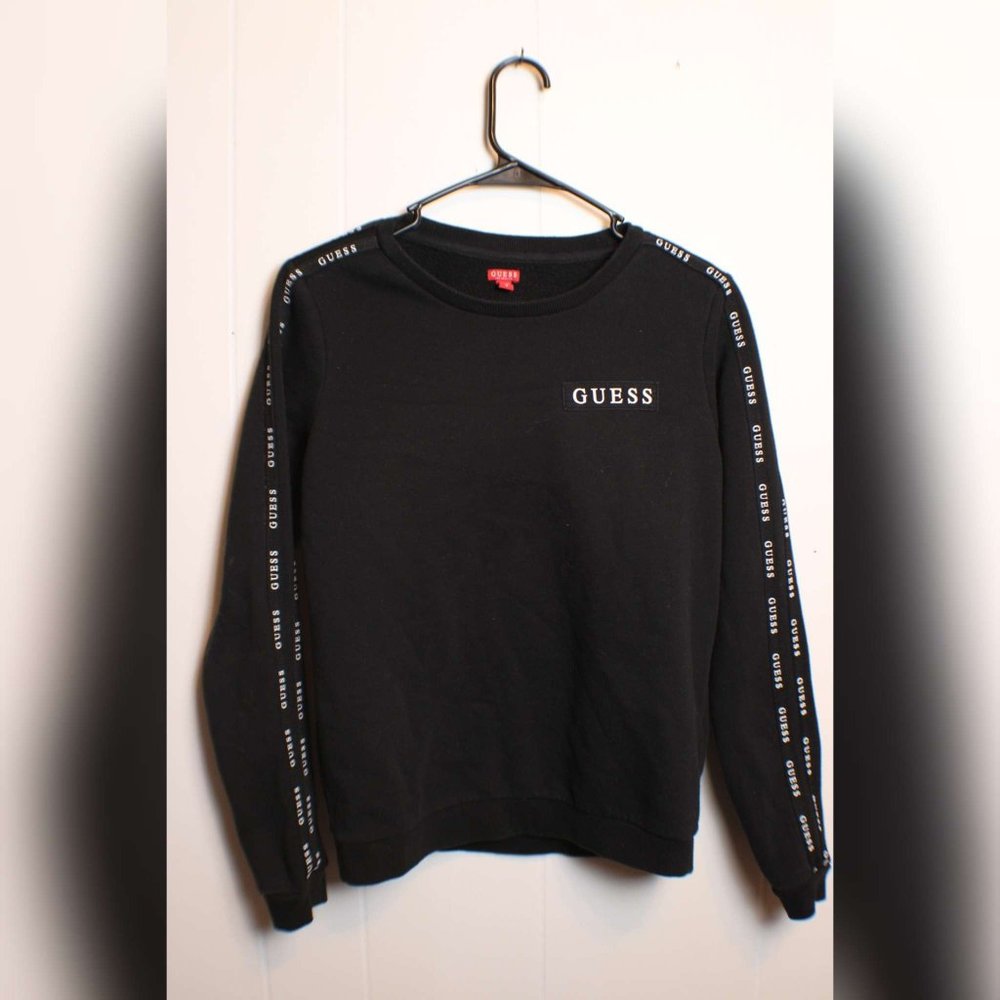 Guess Crewneck Sweatshirt